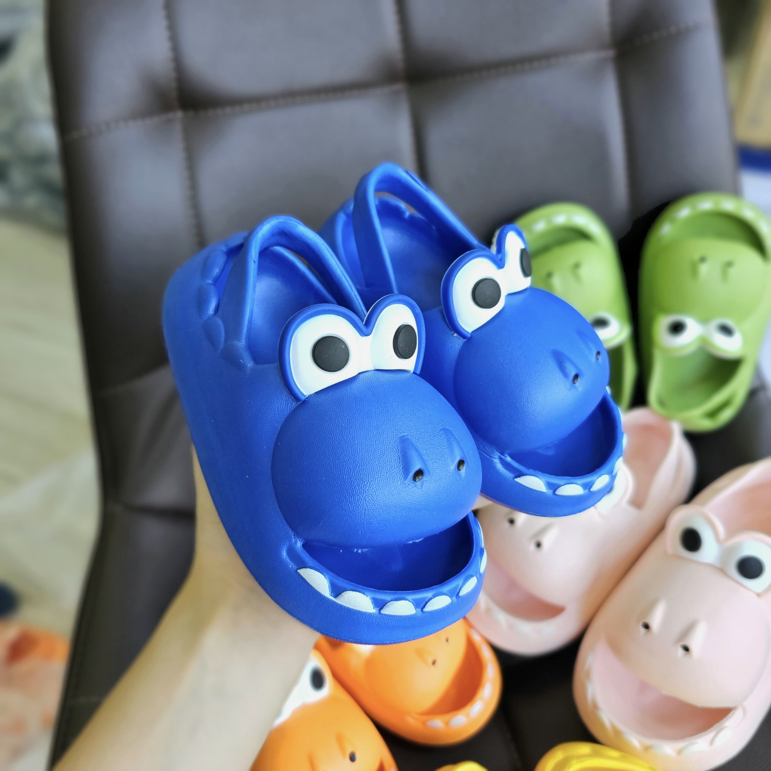 Dép trẻ em hình cá sấu siêu cute