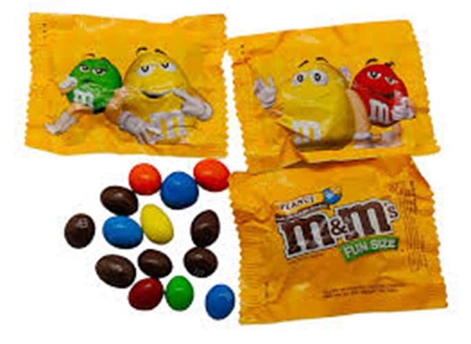 Socola sữa nhân đậu phộng M&M Milk Chocolate with Peanut 6 gói tổng trọng lượng 103gr của Mỹ