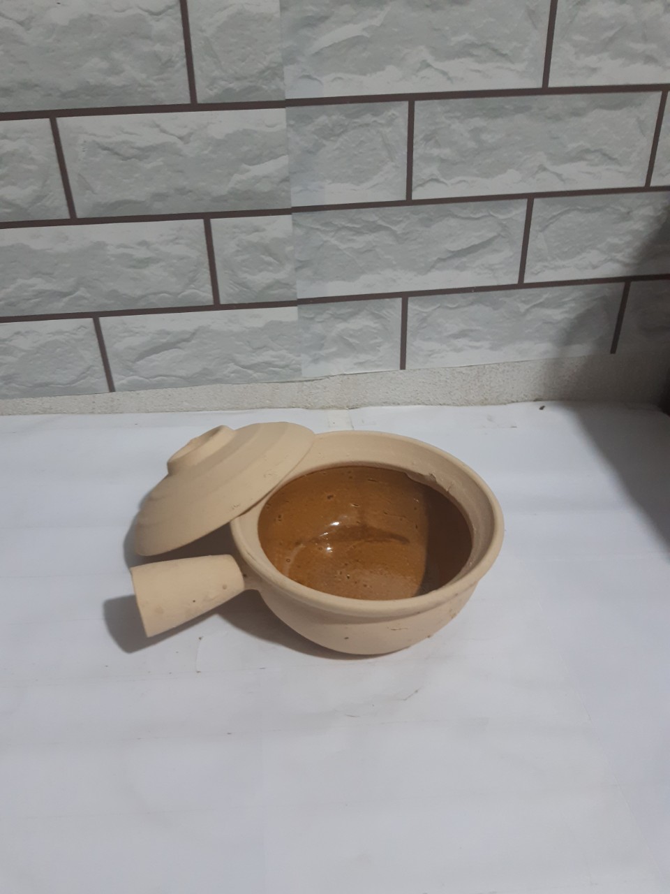 Nồi đất trán men tay cầm lớn 20 cm ( không nấu )- hàng thanh lý