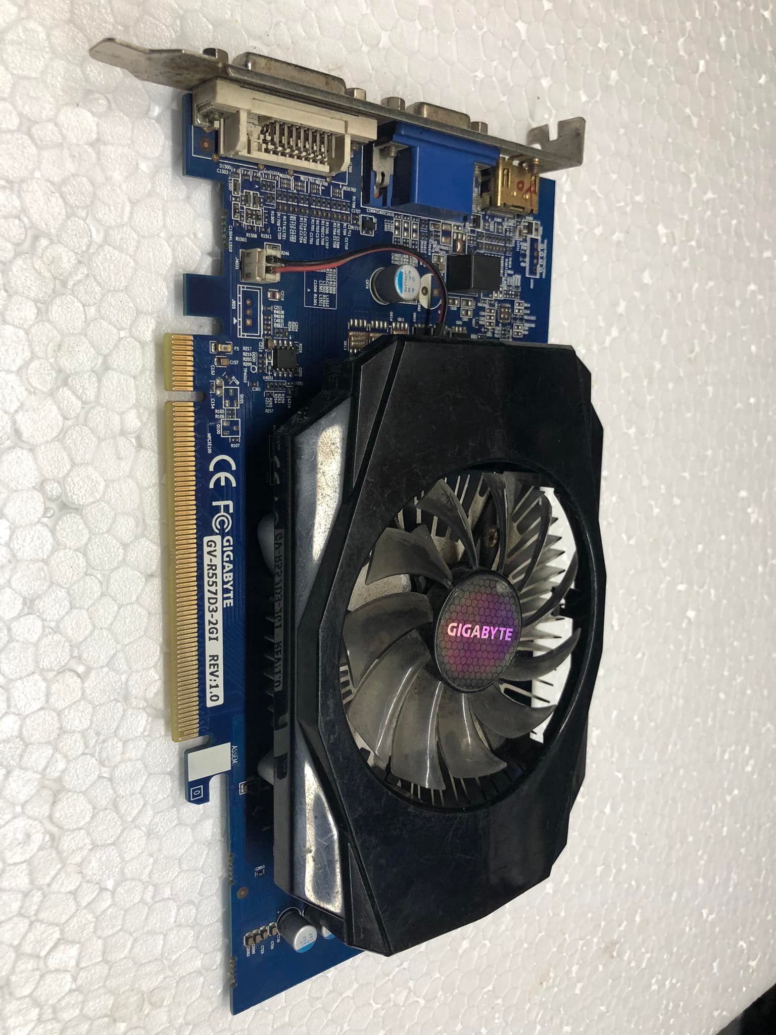 Card màn hình vga giga r557 2g ddr3 đã test kĩ