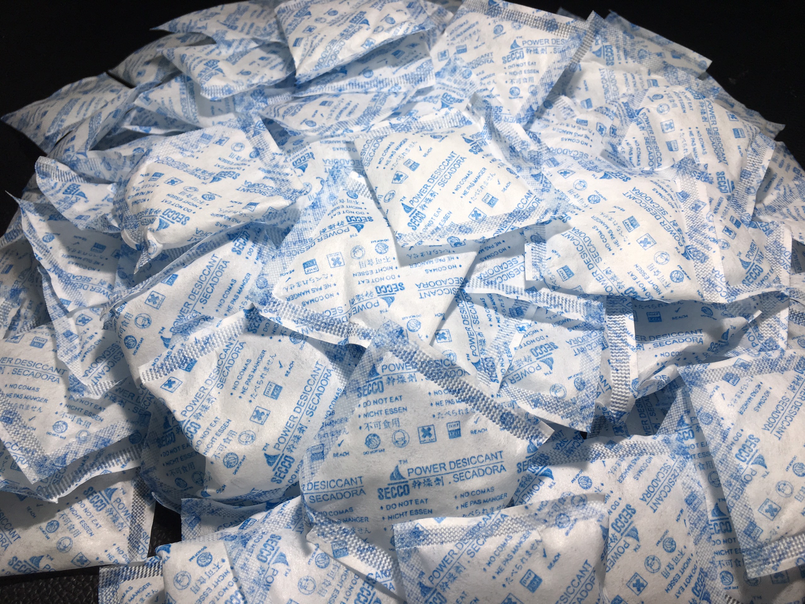 Hạt chống ẩm/ hút ẩm silica gel 5gr, đóng gói 200 túi = 1000gr