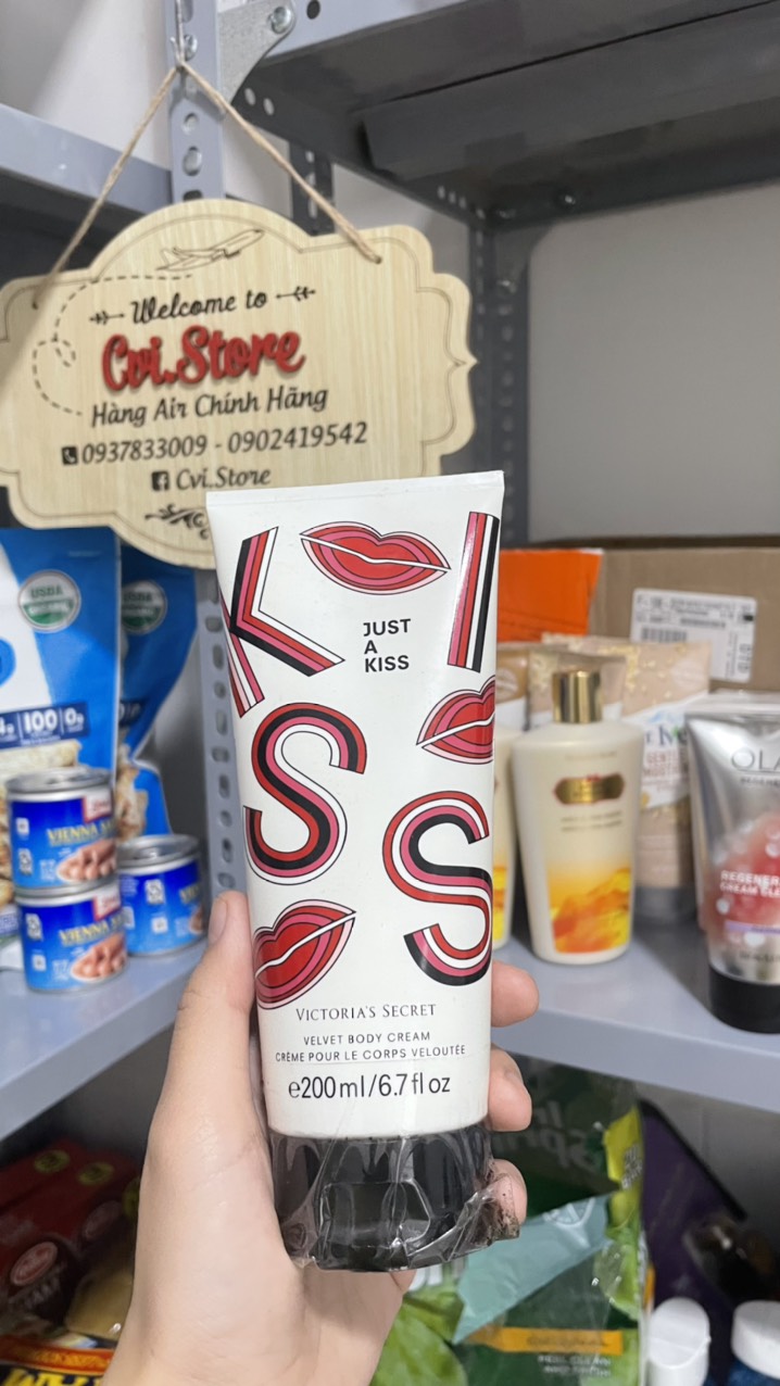 Kem Dưỡng Thể Victoria's Secret Just A Kiss - 200ml- Cvi Hàng Mỹ
