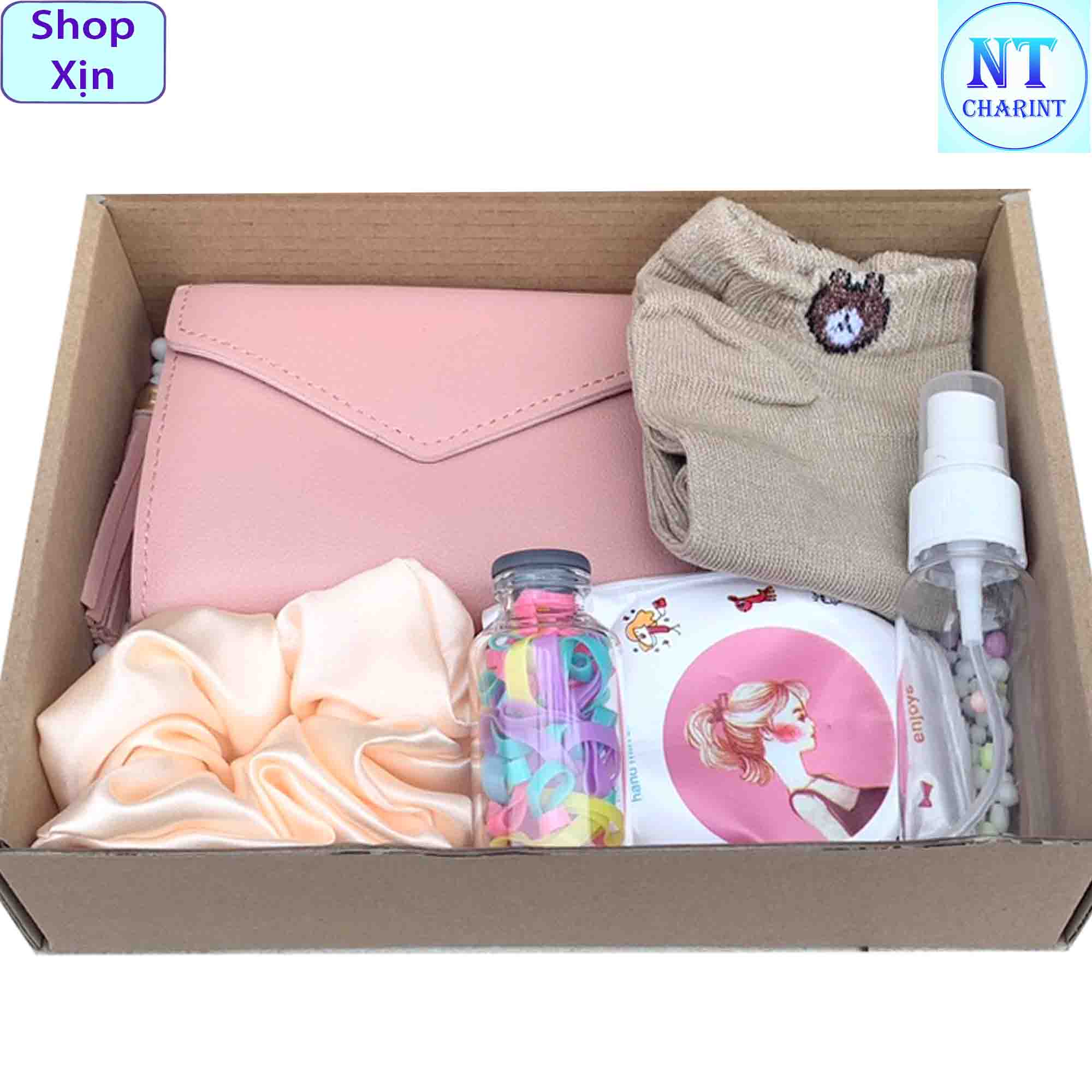 Sét quà tặng nữ, NT CHARINT, Gồm có bóp ví cầm tay, cột tóc Scrunchies, mặt kính, bình chun cột tóc cute, 1 đôi tất vớ hình gấu, bình xịt móc khóa
