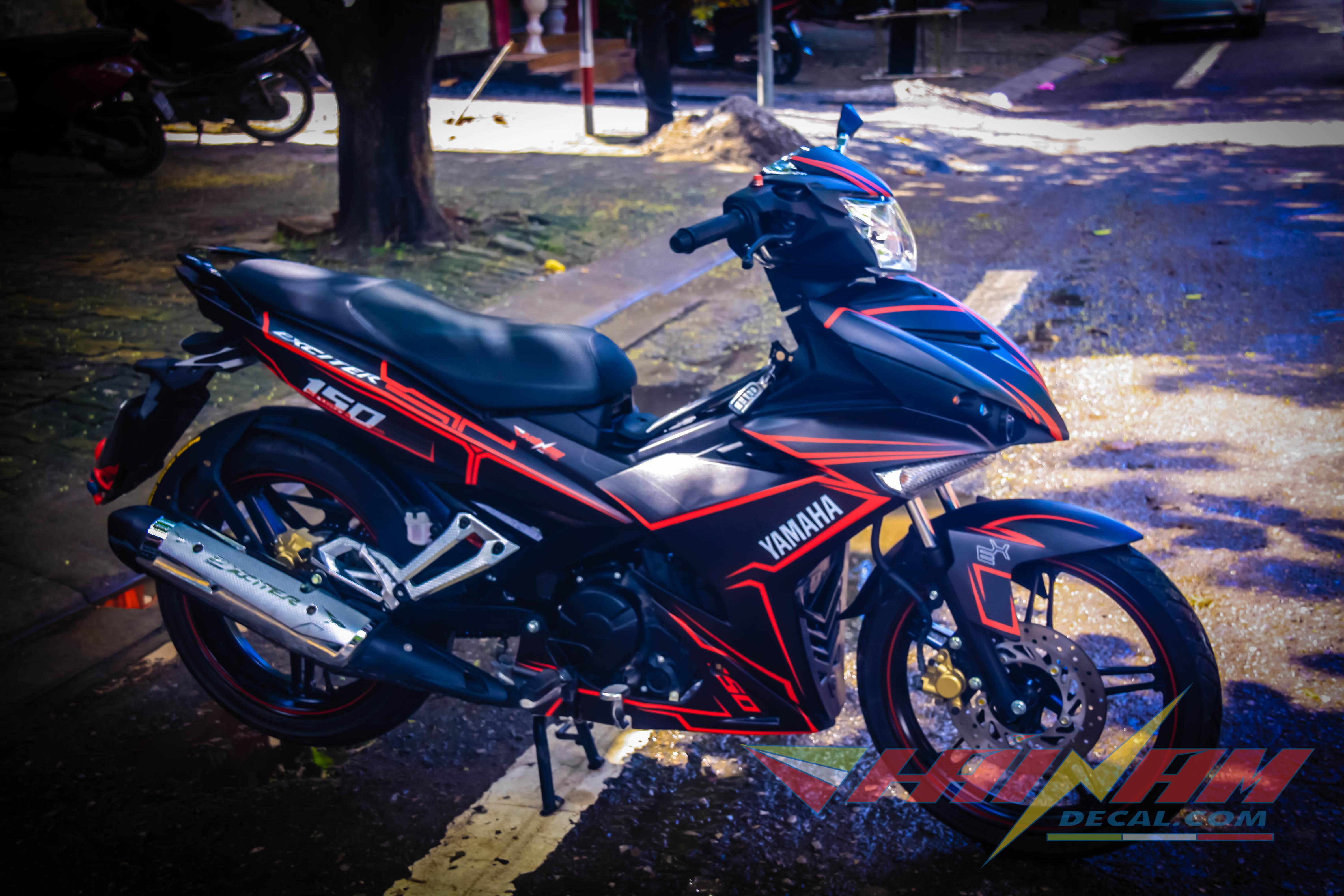 Tem Trùm Exciter 150 Đen Nhám Chỉ Đỏ