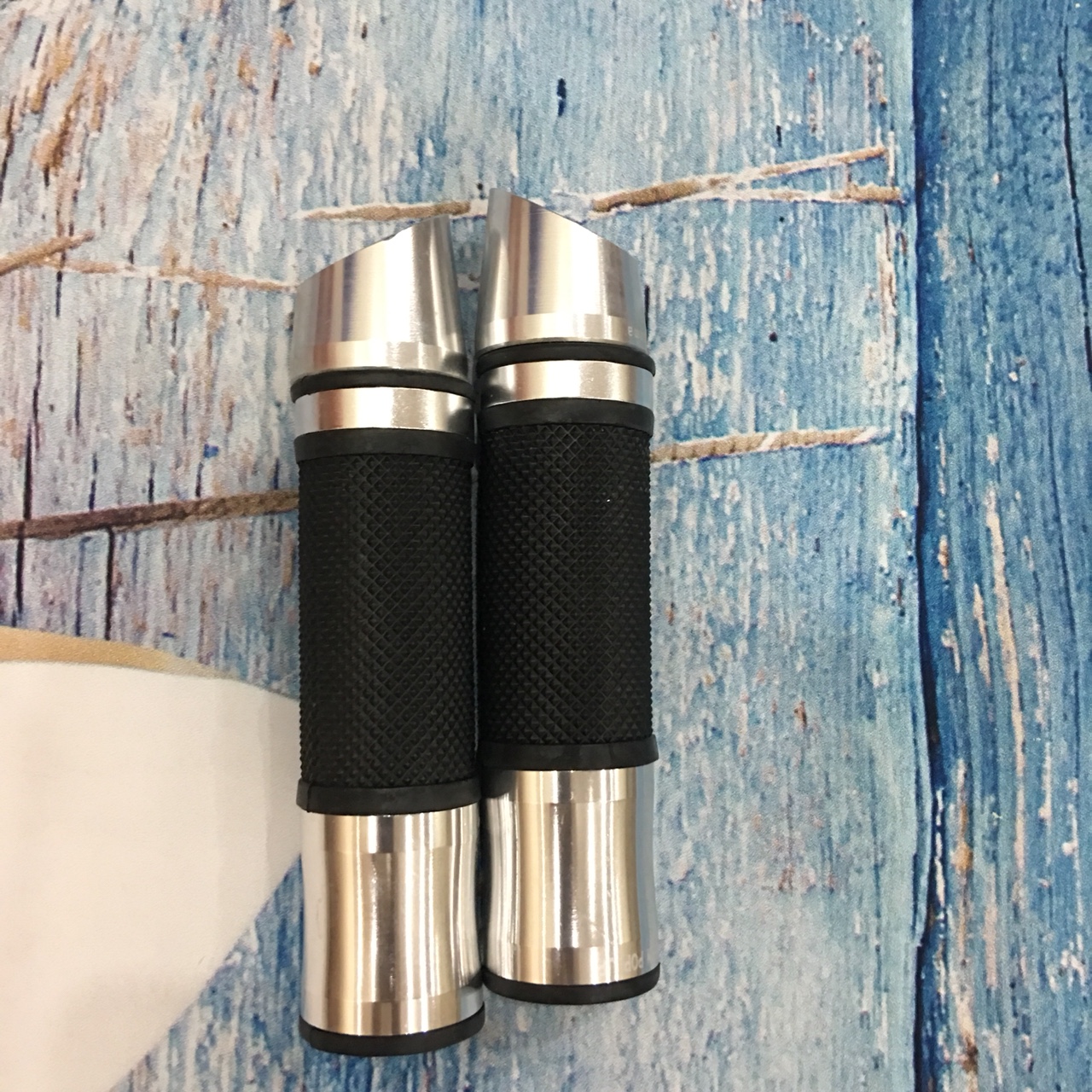 Bao tay lái xe máy Bao tay rizoma kiểu mới tuyệt đẹp  trang trí  xe đạp -MÀU BẠC -P145 - 458
