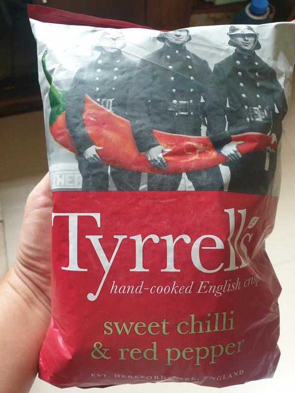 KHOAI TÂY CHIÊN VỊ ỚT NGỌT VÀ ỚT ĐỎ TYRRELLS 150G/GÓI