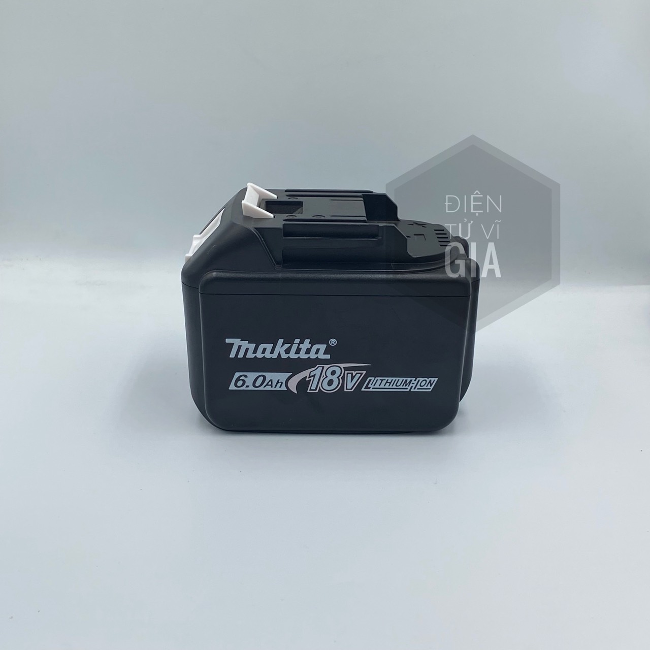 Pin Makita 18V Dung Lượng 6Ah - 7.5Ah Nhận Sạc Adapter Bảo Hành 6 Tháng