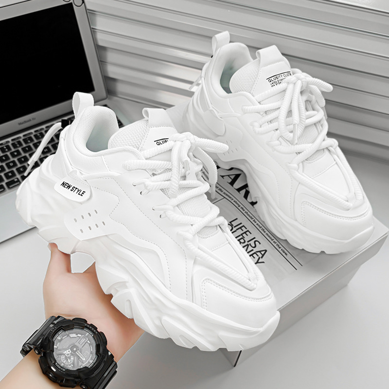 Giày sneaker nam 2 màu đen và trắng cơ bản dễ phối đồ , chất liệu cao su êm mềm ,phù hợp mọi hoàn cảnh. Mã SP : 8332T