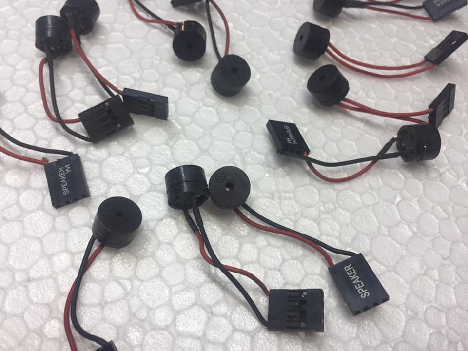 Loa phát ra tiếng Beet tín hiệu cho máy tính
