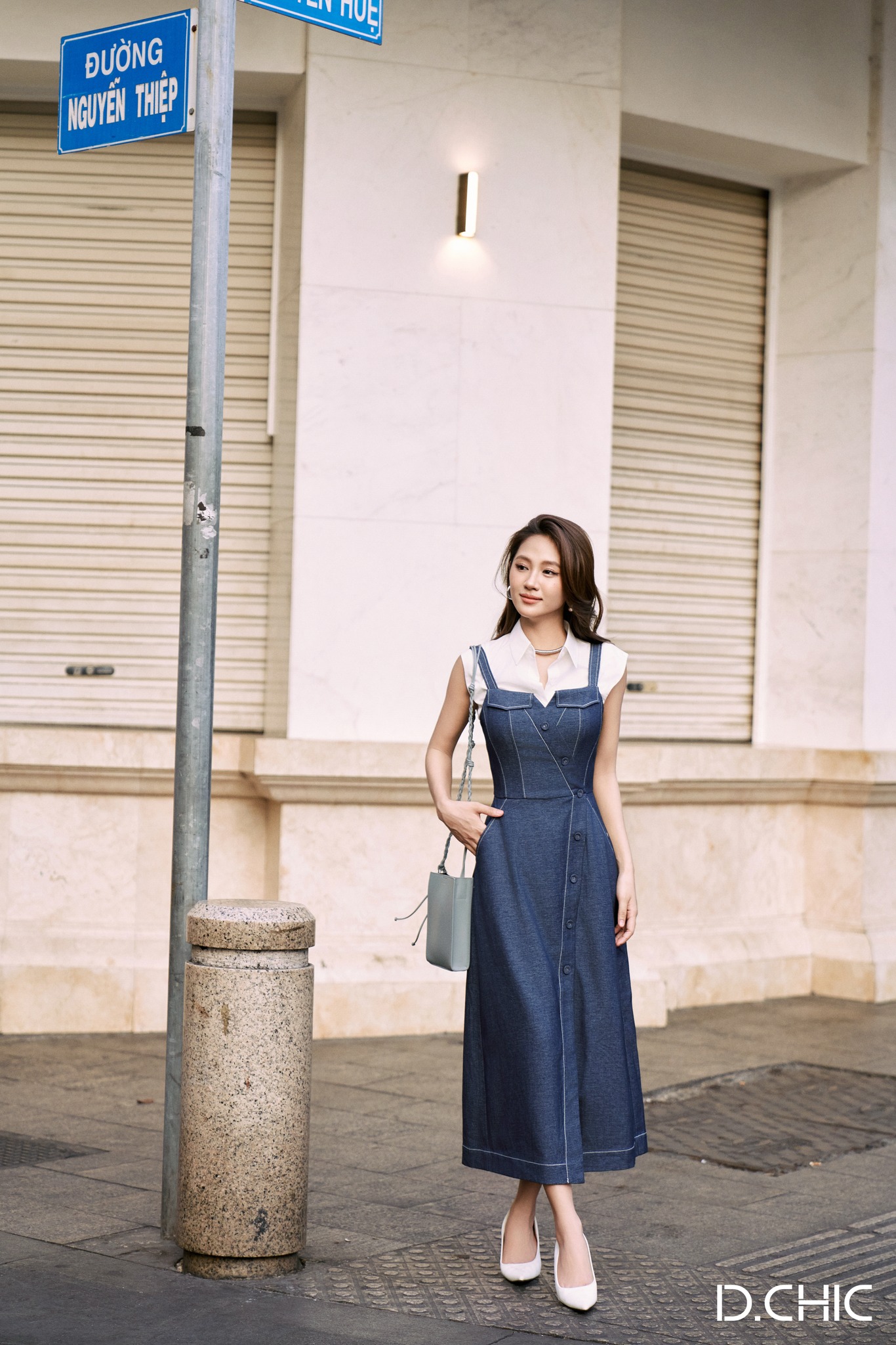 D.chic váy 2 dây bản to vạt chéo ms: 2813537 không bao gồm áo sơ mi