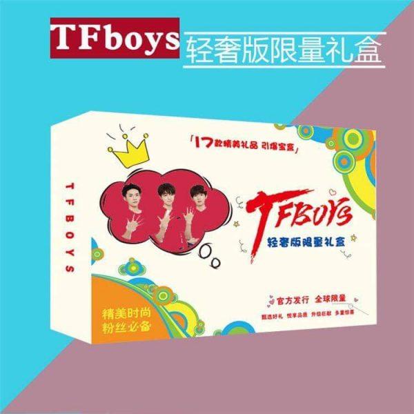 Hộp quà TFboys có poster postcard bookmark banner huy hiệu thiếp ảnh dán album ảnh giftbox