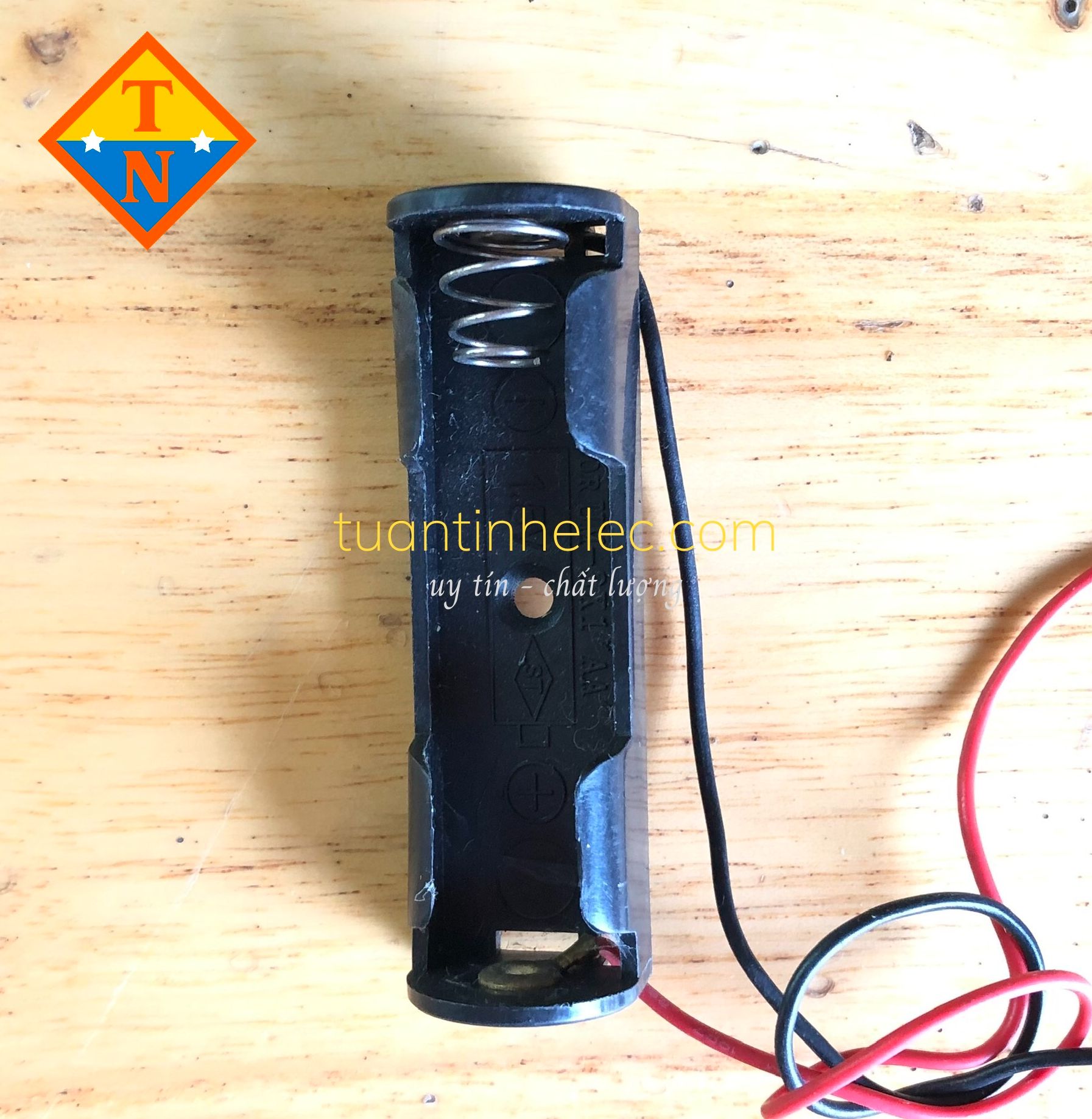 Đế pin 1, 2, 3,4 pin lắp pin 1.5v aa , aaa