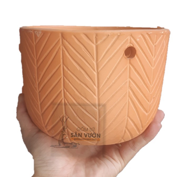 Chậu treo trồng cây gốm đất nung (terracotta) HOA VĂN XƯƠNG CÁ D17xH11cm, gốm sứ sân vườn Bình Dương chất lượng cao