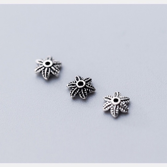 Charm bạc ốp cánh hoa - mh251