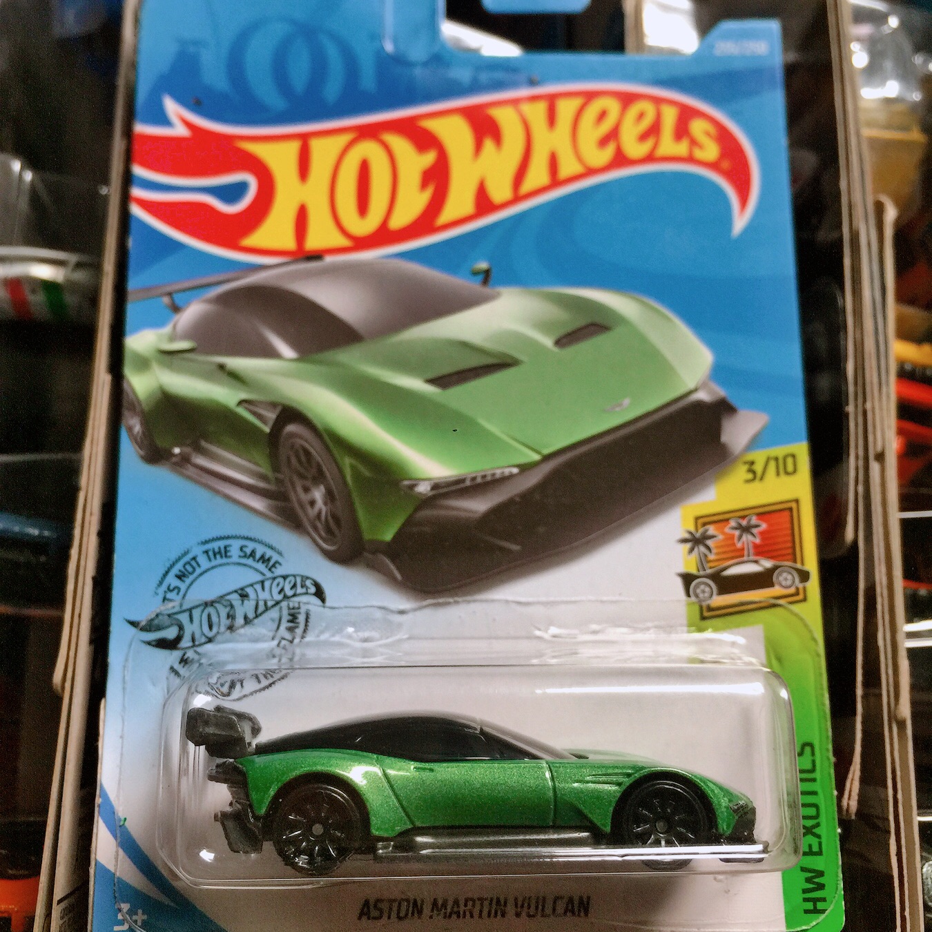 Xe mô hình hot wheels tỉ lệ 1:64 "aston martin vulcan"