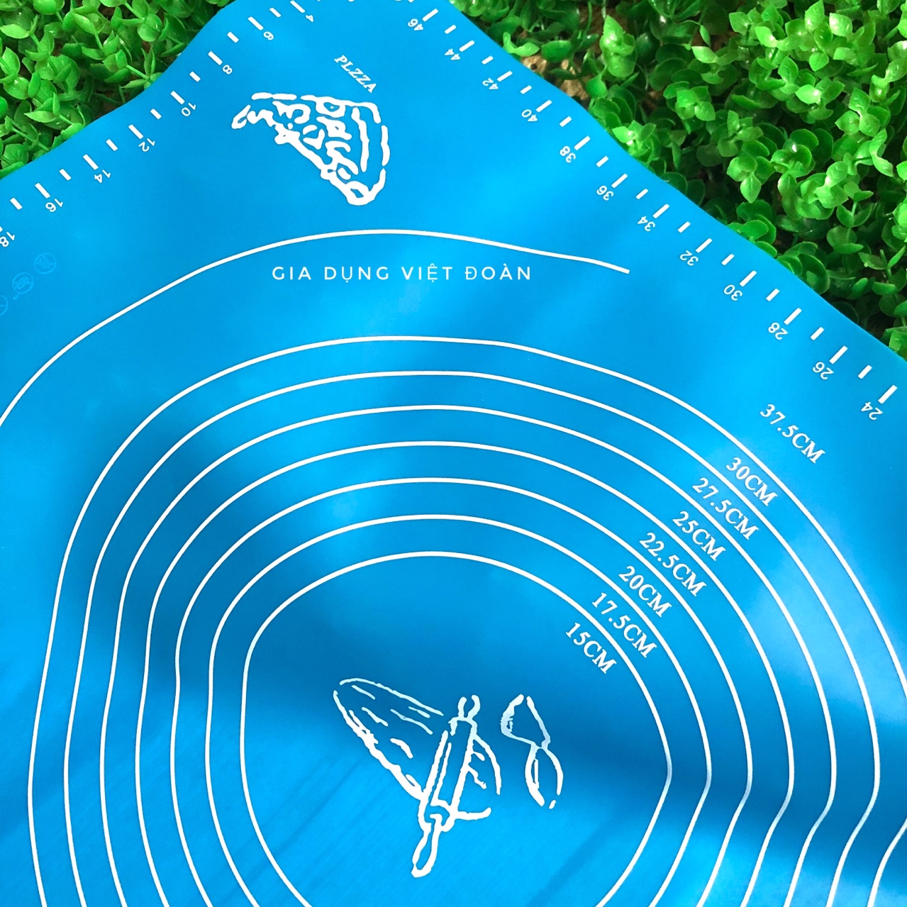 Thảm silicon dụng cụ làm bánh, nhào bột, lót bánh Chuyên Nghiệp sử dụng thoải mái, dễ vệ sinh và an toàn cho sức khỏe.