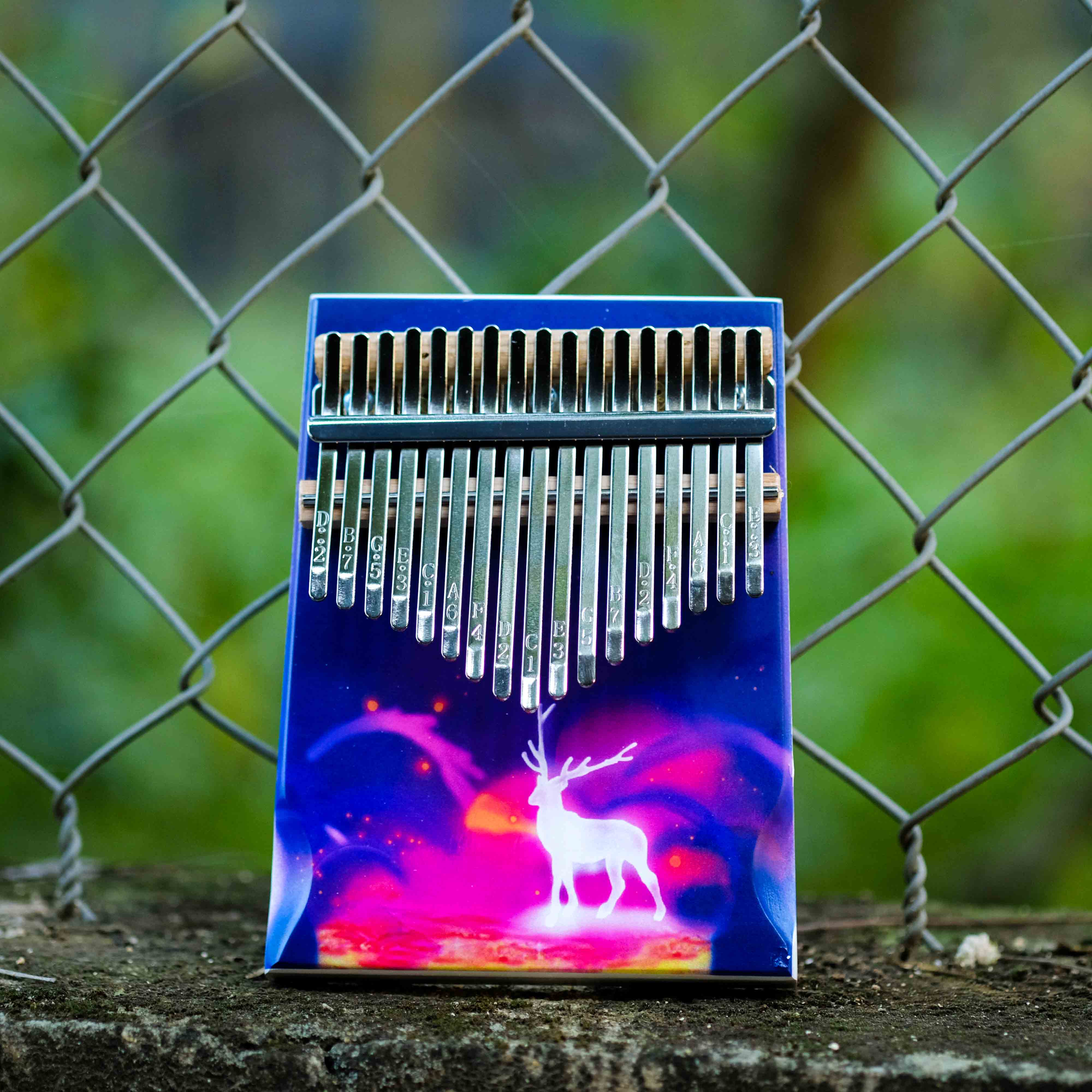 Đàn Kalimba 17 Phím Màu Trắng Khắc Hình, Âm Sắc Rõ Ràng, Không Tịt Phím, Đầy Đủ Phụ Kiện