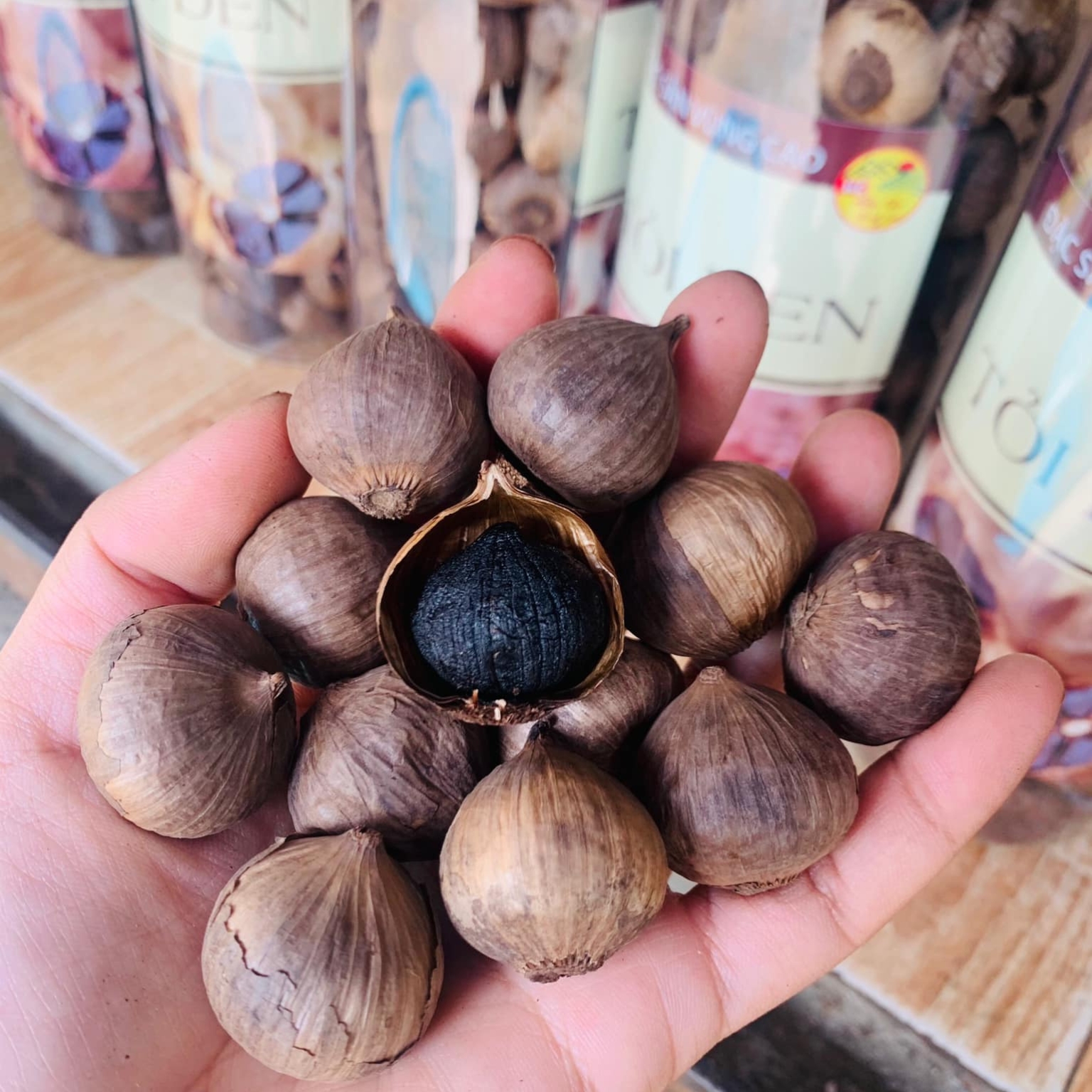 Tỏi đen cô đơn Yên Châu, Sơn La loại 1, tỏi đen một nhánh Tây Bắc, đặc sản tỏi đen 1 nhánh lý sơn lê