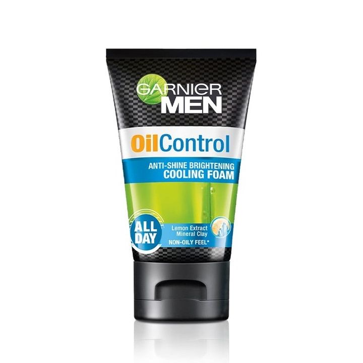 Sữa rửa mặt kiềm dầu sáng da Garnier Men Oil Control Thái Lan 100ml