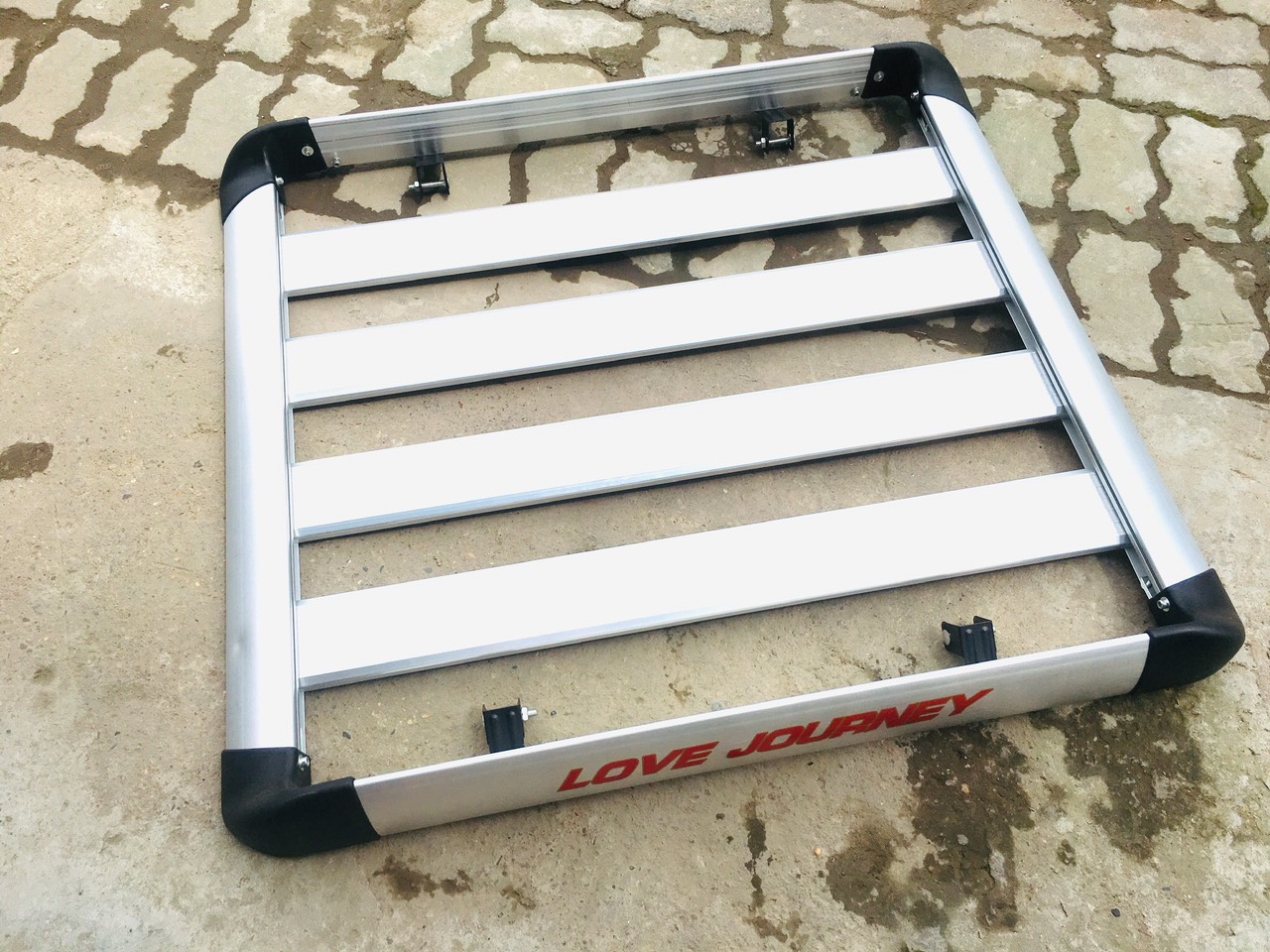 Giá nóc nhôm vuông màu bạc cho dòng xe Vinfast Fadil