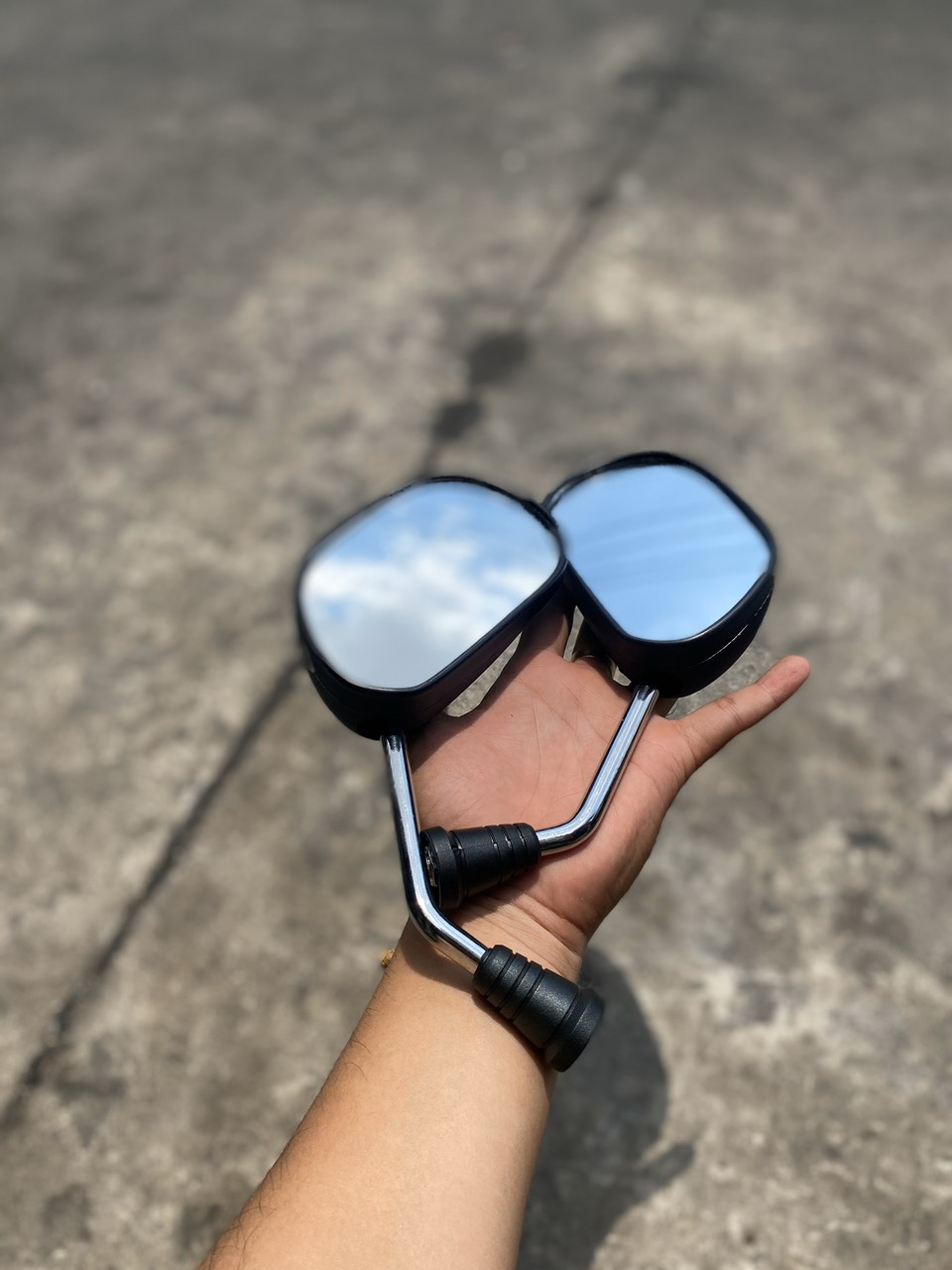 KÍNH SPARK  GẮN CÁC DÒNG XE MÁY