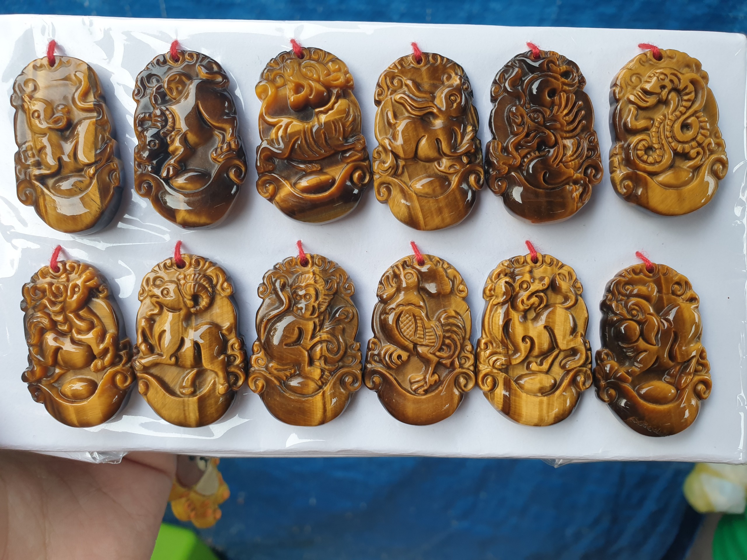Mặt Dây Chuyền Đá Hổ Phách 12 Con Giáp