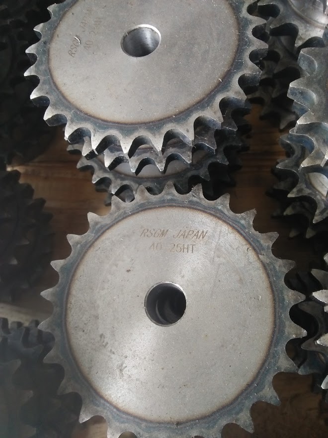 Nhông có gù 40B 19 răng đến 32 răng Bánh răng xích 40 B ,nhông xích 40B, đĩa xích 40B