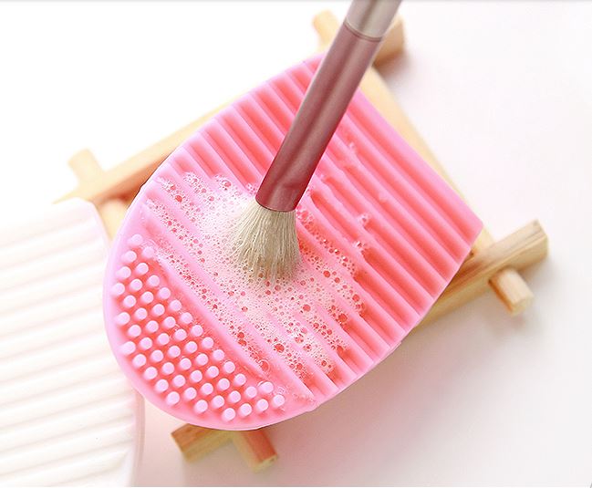 Dụng cụ vệ sinh cọ trang điểm silicone