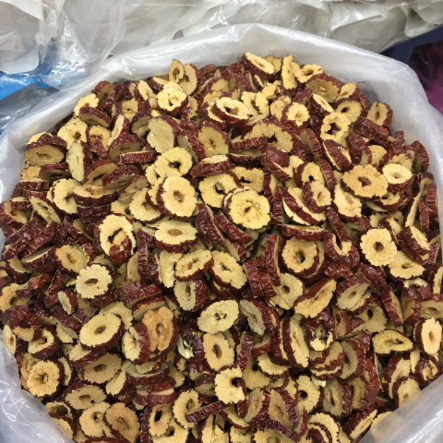 Táo đỏ khô cắt lát