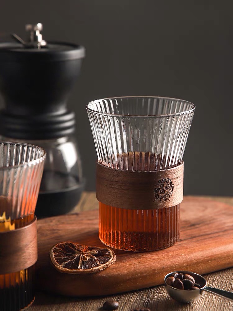 Ly thủy tinh phong cách vintage chịu nhiệt uống cafe, trà - có bọc gỗ chống nóng