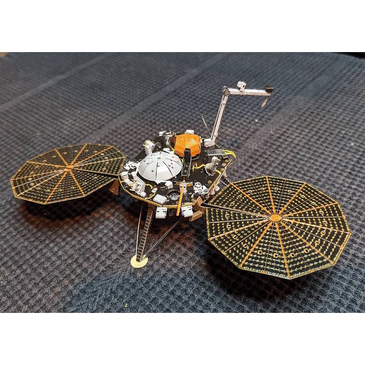 Mô Hình 3D Kim Loại Phi Thuyền Insight Mars Lander