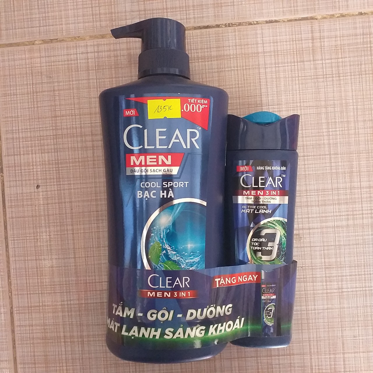 Dầu gội Clear Men Bạc Hà 630g tặng Clear Men 3 trong 1