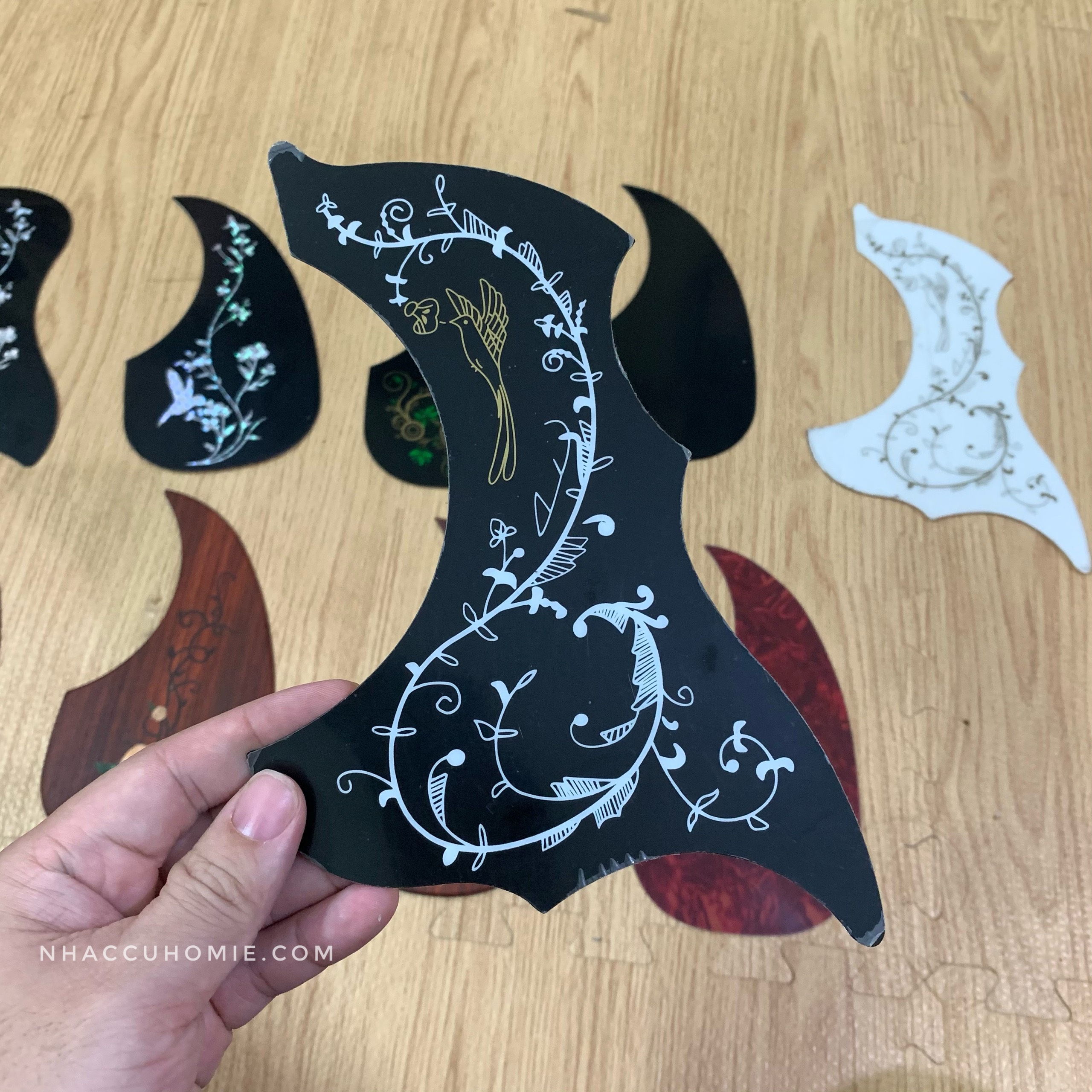 Miếng chống xước đàn guitar