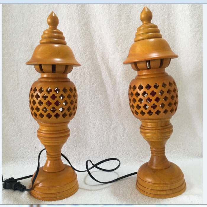 Cặp đèn thờ gỗ tràm bông vàng cao 48 cm