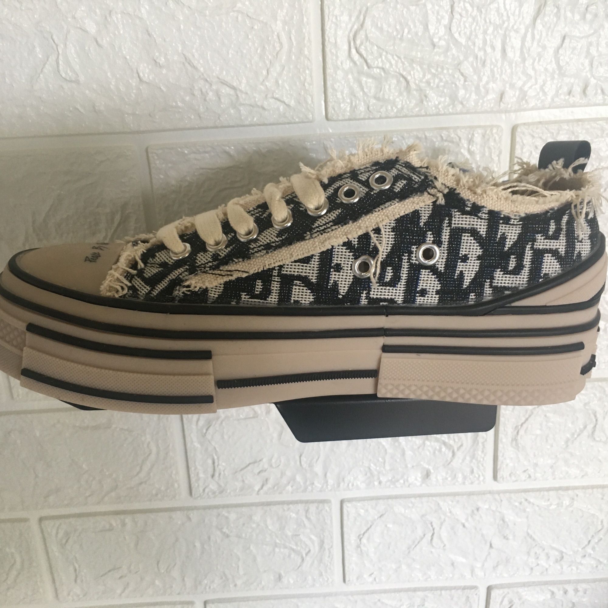 Top 109+ images converse all star dior In.thptnganamst.edu.vn