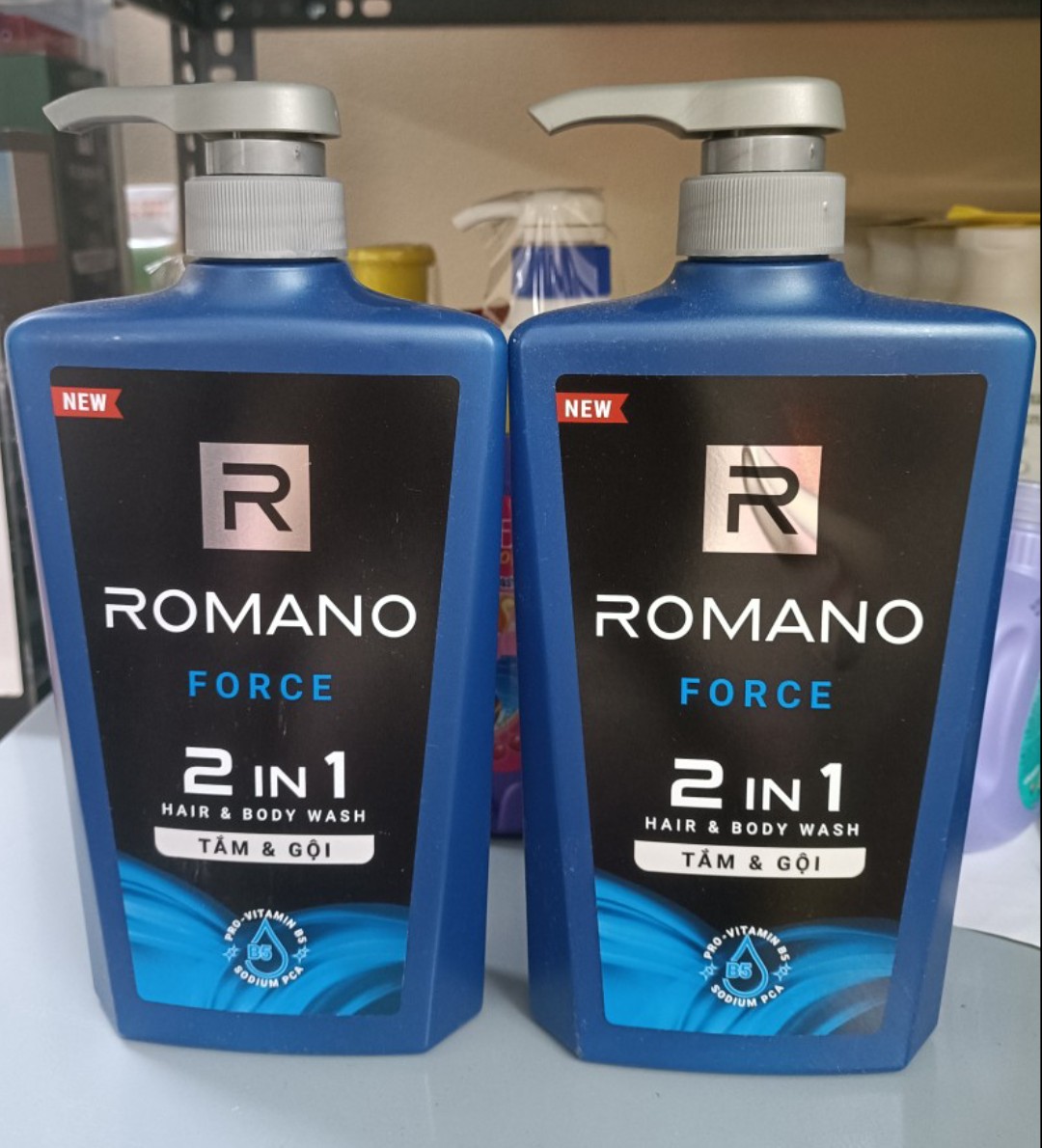 Combo 2 chai tắm gội Romano Force 2in1 650g