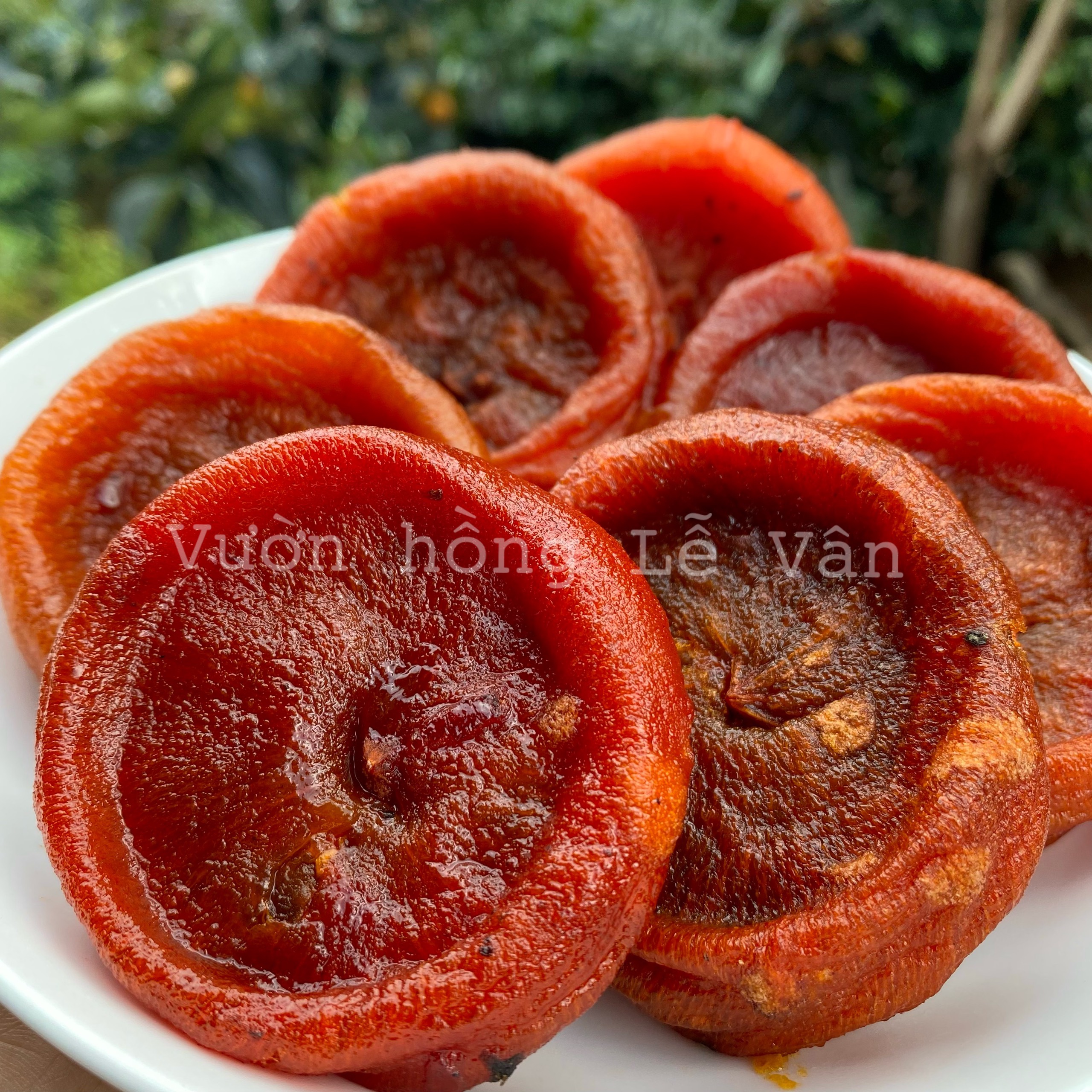 Hồng sấy dẻo mặt trăng lễ vân, đặc sản ngon lạ đà lạt