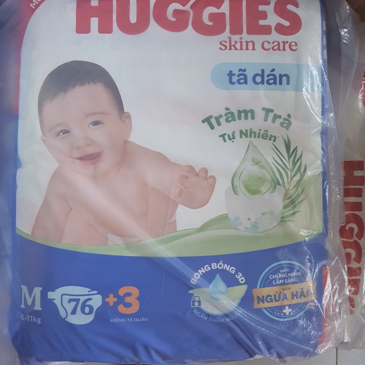 Tã dán Huggies tràm trà M76