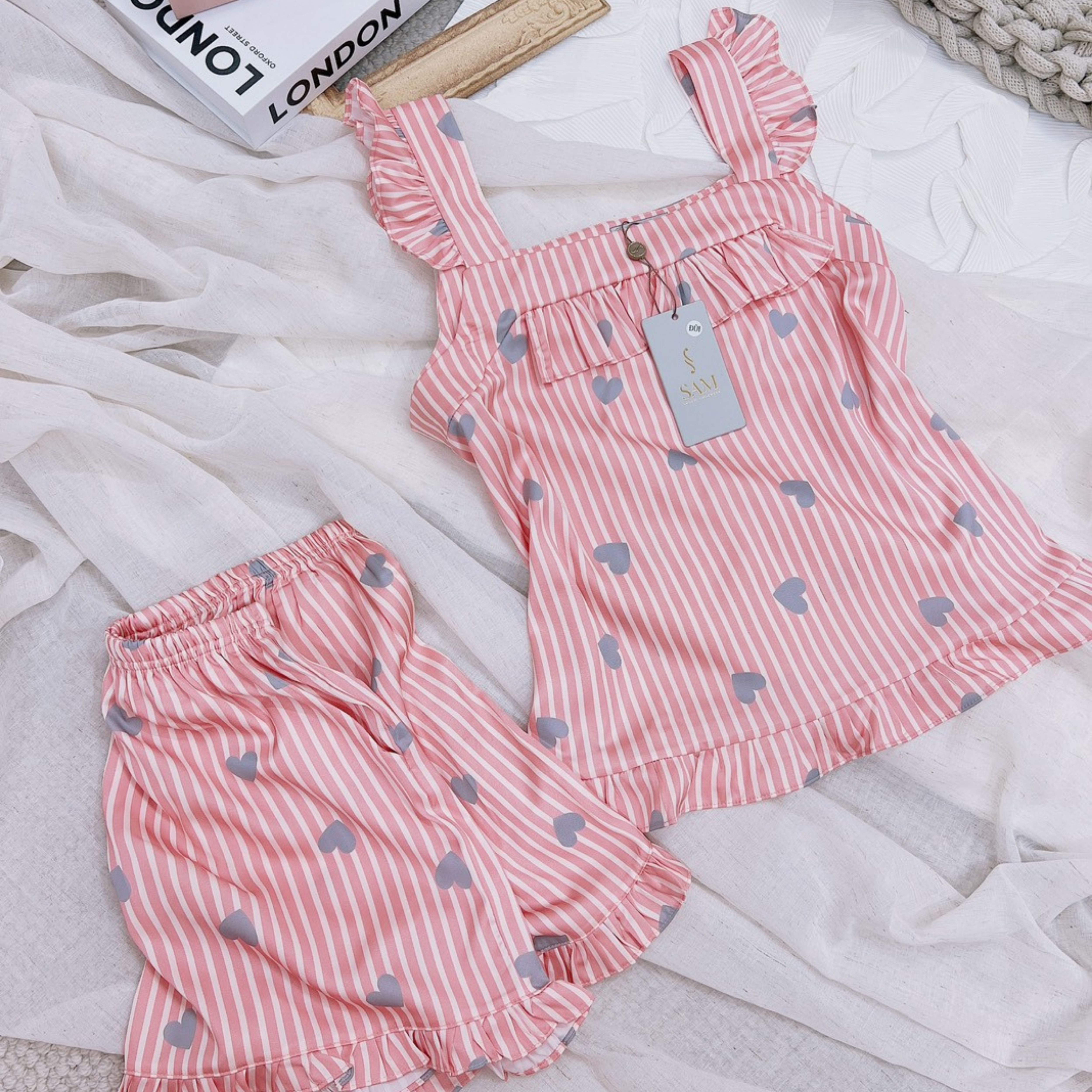 Bộ đồ ngủ 2 dây sexy, pijama lụa 2 dây Sam luxury 2STS, đồ bộ mặc nhà dễ thương kiểu dáng trẻ trung cho bạn giấc ngủ ngon Yangsilk