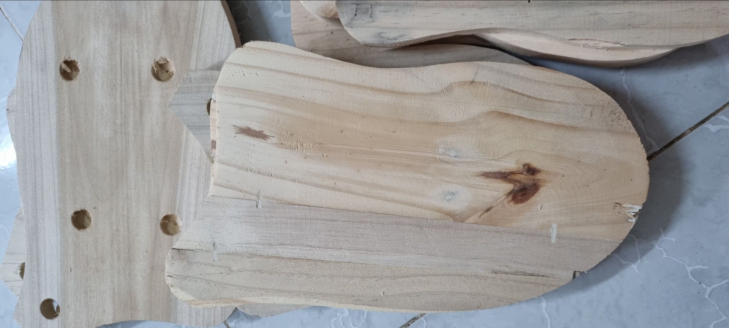 Đế gỗ lót chảo gang làm bò bít tết