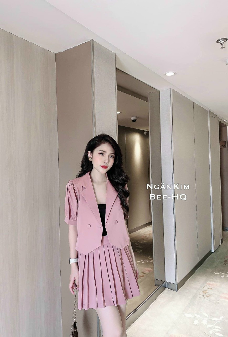 Set váy rời chân váy xếp li áo tay lỡ cổ vest kèm áo thun