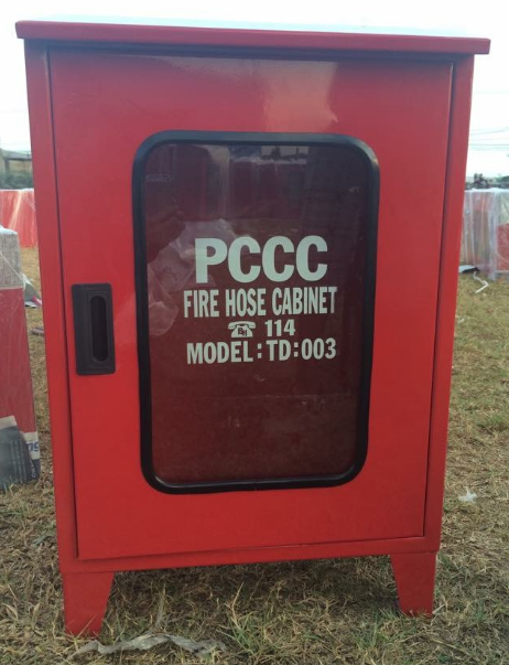 Hộp đựng thiết bị phòng cháy chữa cháy ngoài nhà có mái che và chân