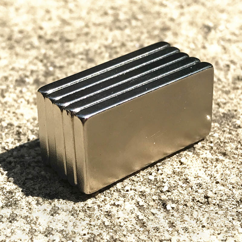 Nam châm trắng chữ nhật kích thước 30x15x3mm siêu từ tính mạnh N35