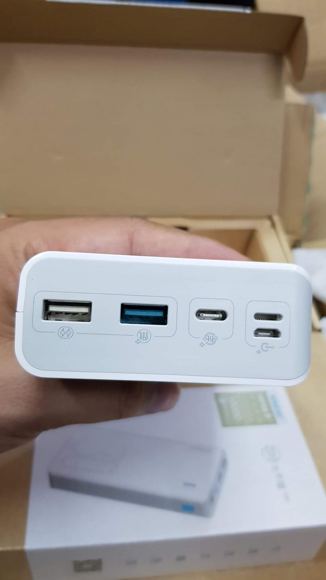 Pin dự phòng romoss sense 8+ hỗ trợ qc 3.0 18w dung lượng 30000mah