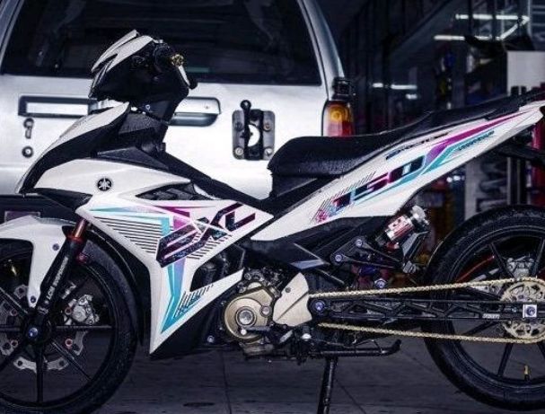 Tem rời exciter 150 màu titan dán xe trắng