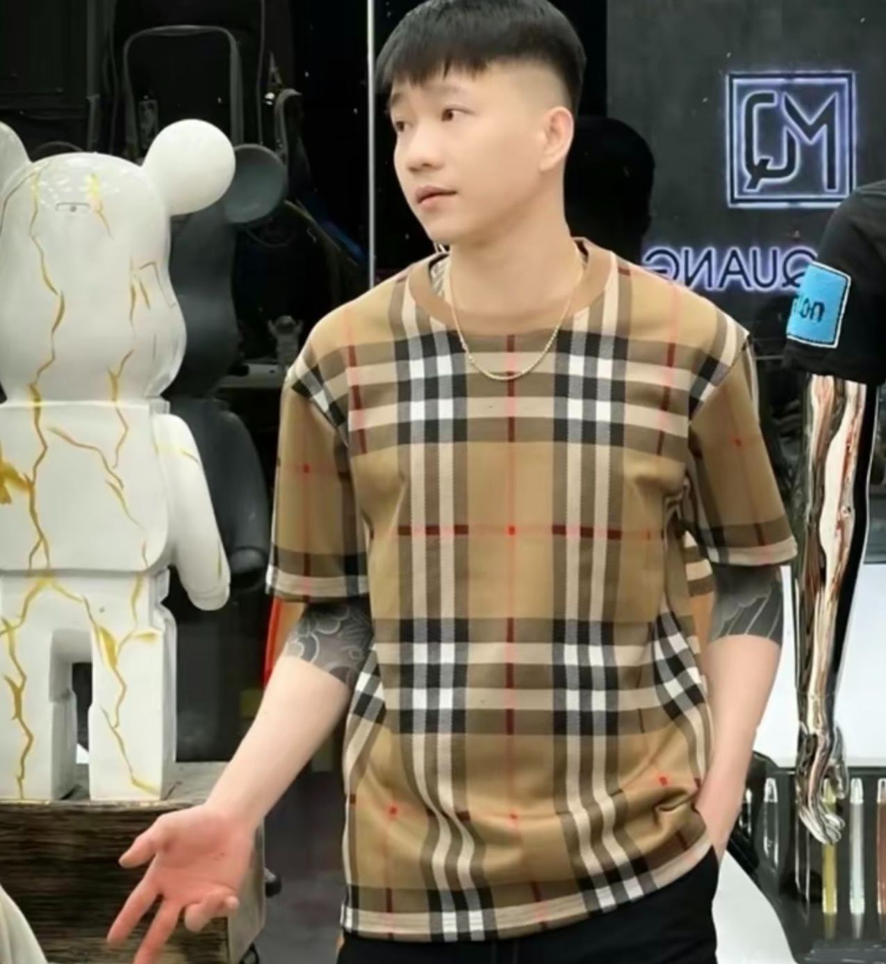 Áo thun nam BB,RÌ cổ tròn form chuẩn  vải cotton co dãn 4 chiều mẫu mới nhất 2 màu trắng đen cao cấp N77 FASHION