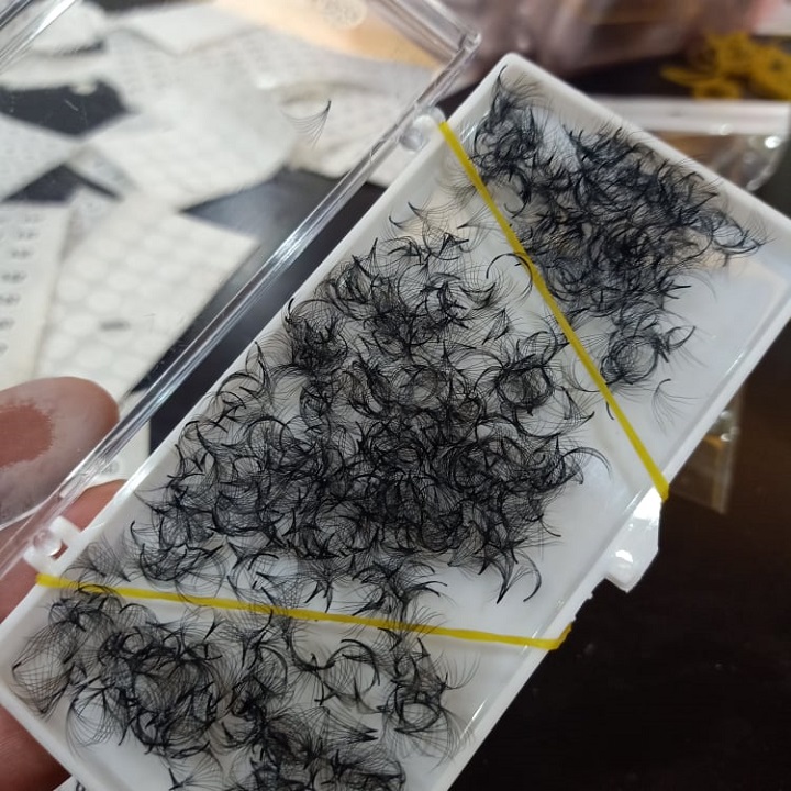 SIÊU RẺ, SIÊU ĐẸP - Mi fan 5d 0.07 (hộp 1050 fan) chất mi đen, mềm, siêu bắt keo, chân keo nhỏ