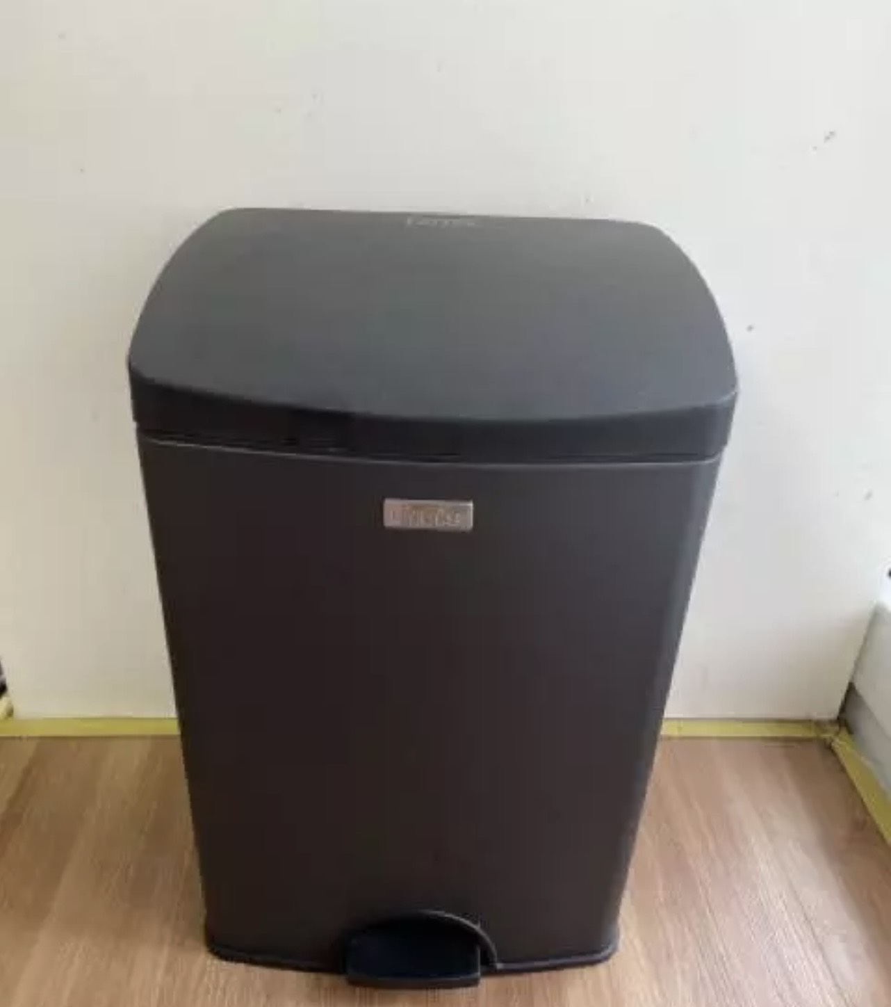 Thùng rác đạp vuông nhỏ fitis sps1-903 sơn đen