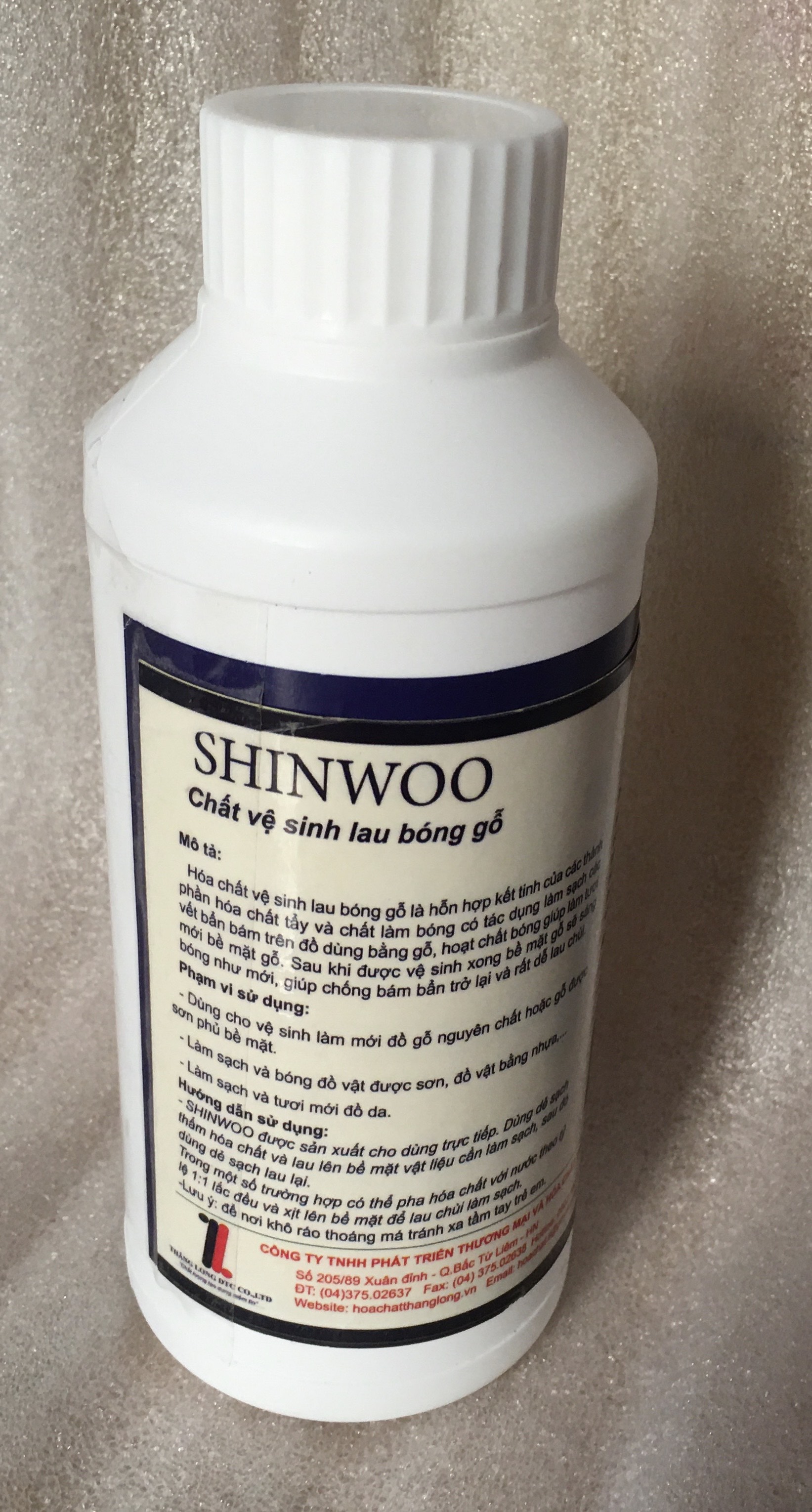 Dung dịch lau bóng và vệ sinh đồ gỗ SHINWOO 500ml