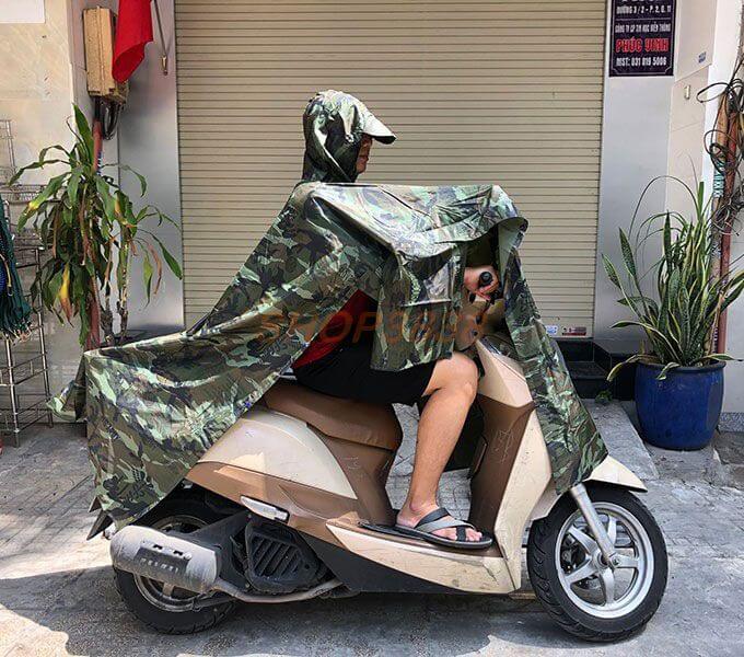 Áo Mưa Cánh Dơi Vải Dù 1m6 Rằn Ri Không Thấm Nước ( Xẻ Tà )
